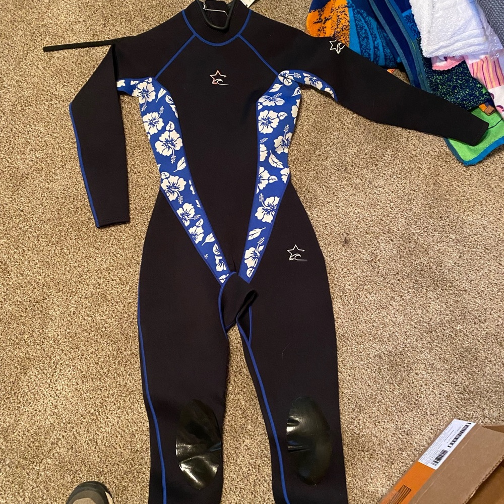 Wet suit. New with tags